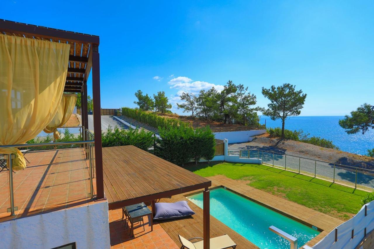 Kalma Villa Ena Неа Мудания Екстериор снимка
