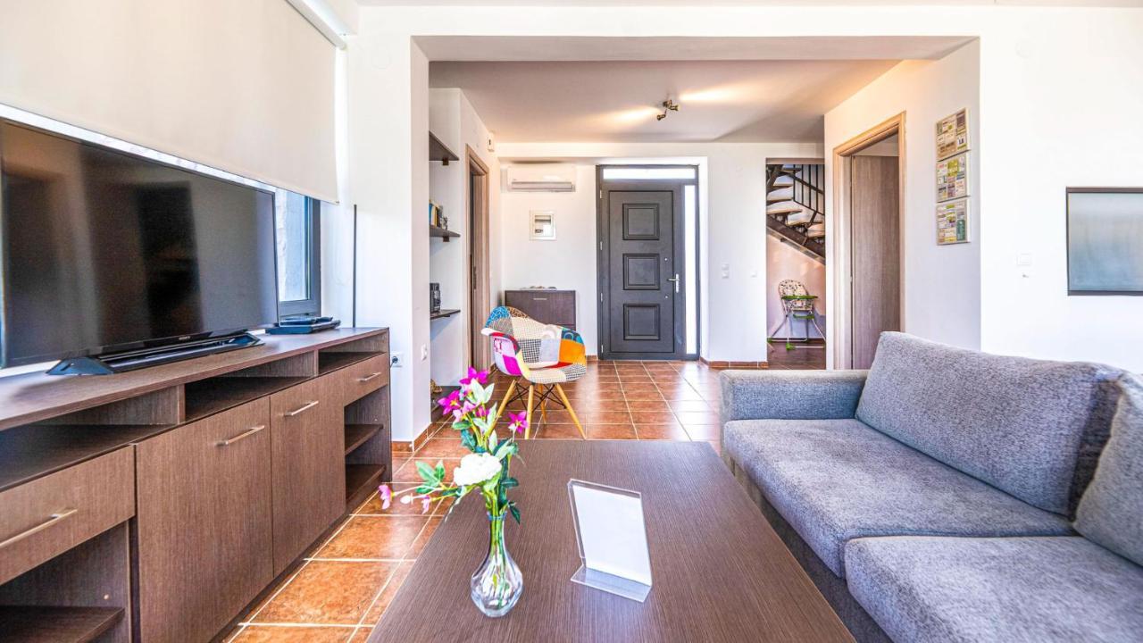 Kalma Villa Ena Неа Мудания Екстериор снимка