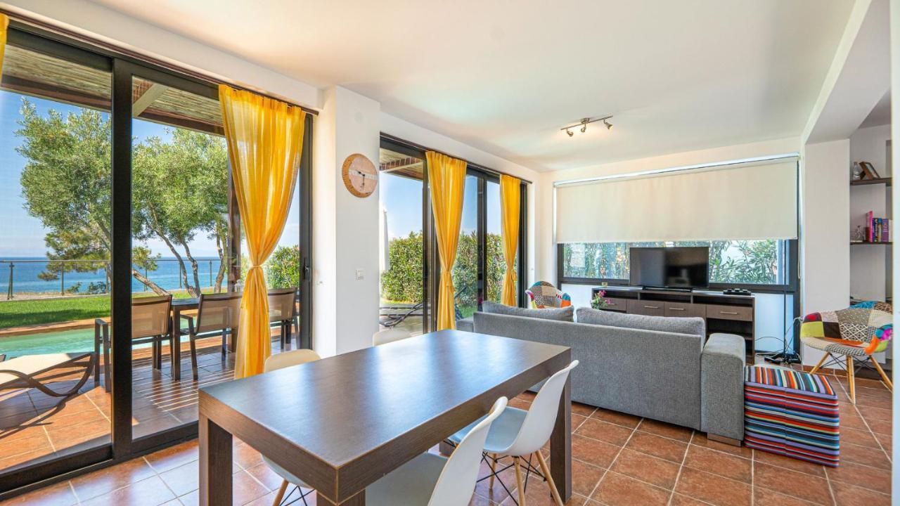 Kalma Villa Ena Неа Мудания Екстериор снимка