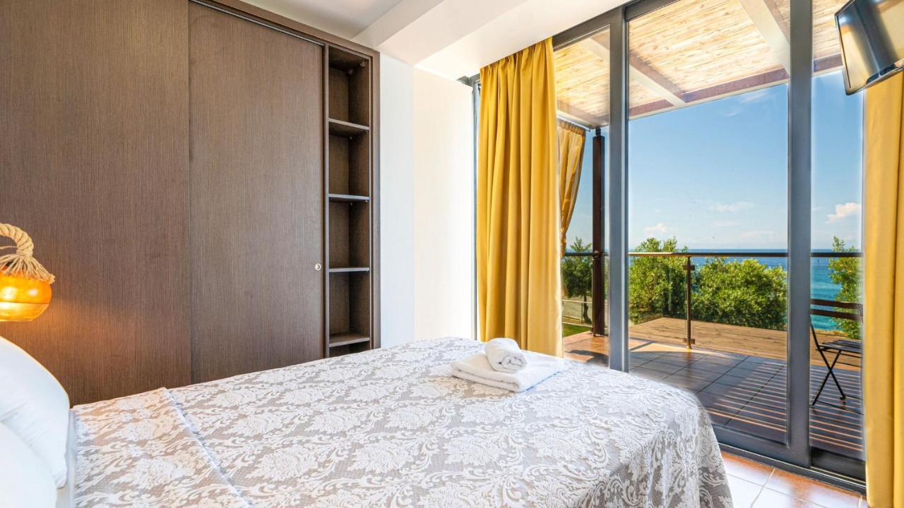 Kalma Villa Ena Неа Мудания Екстериор снимка