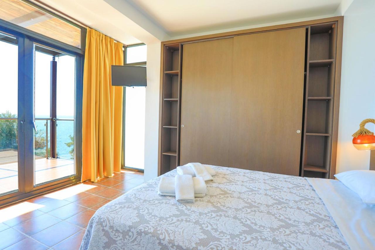 Kalma Villa Ena Неа Мудания Екстериор снимка