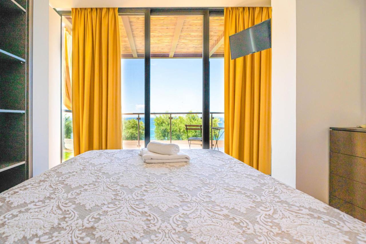 Kalma Villa Ena Неа Мудания Екстериор снимка